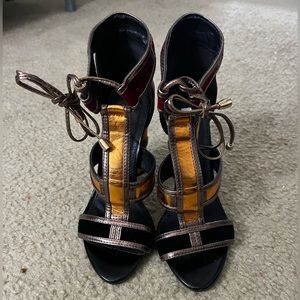 Cape Robbin
New Women Cape Robbin Maura2 Mixed Media Open Toe Size 6